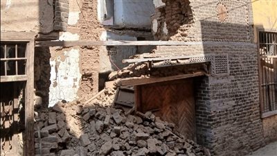 هدم واجهة أثر إسلامي بإسنا يثير الجدل.. حملة الدفاع عن الحضارة تطالب ببيان رسمي من الآثار| صور