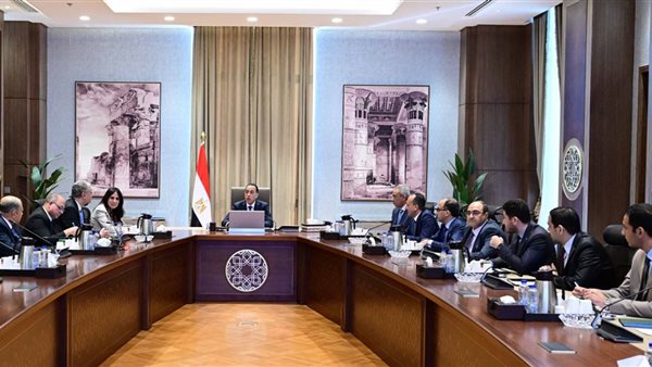 رئيس الوزراء يتابع