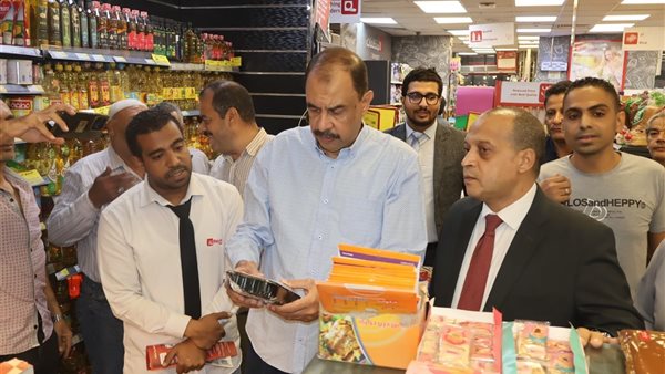 محافظ سوهاج في الاسواق