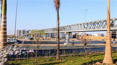 كوبري الحياة أمام بوابة مدينتي.. إشادة بجهود طلعت مصطفى في حماية أرواح السكان والعاملين