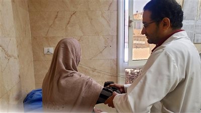 بعد خمس سنوات من الوعود.. فقراء الأقصر يفاجأون بمديونيات التأمين الصحي الشامل بأثر رجعي