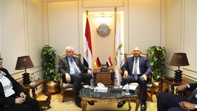 كامل الوزير: افتتاح مصنع جديد تابع لشركة ألمانية متخصصة في صناعة الضفائر الكهربائية للمركبات قريبًا