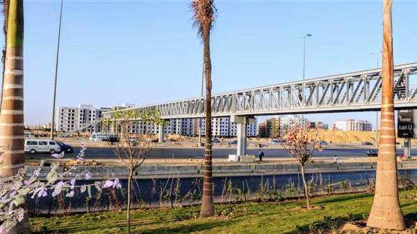 كوبري المشاة أمام