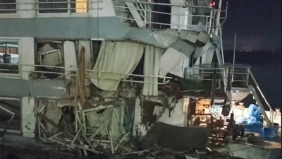 مصدر عن اصطدام الباخرة ماركيز بكوبري فارس بأسوان: حدث انهيار جزئي وجارٍ المعاينة
