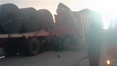 إصابة شخصين في حادث تصادم سيارتي نقل بطريق القاهرة – السويس وتعطل جزئي لحركة المرور