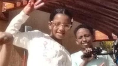 تشييع جثماني شقيقين لقيا مصرعهما بعد اصطدامها بقطار في أسوان