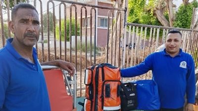 مهارة مسعفين تنقذ لاعبًا من الموت بعد ابتلاعه لسانه داخل ملعب بالأقصر