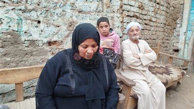 ملحقش يشوف ابنه.. أول تعليق لأسرة شاب من قنا مات خلال محاولة إنقاذ زملائه بالعريش: سافر يسدد ديونه فعاد في نعش