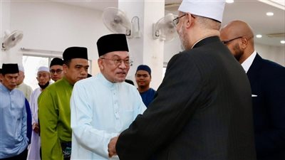 رئيس الوزراء الماليزي يلتقي المفتي بـ كوالالمبور.. ويشيد بدور مصر وقيادتها في نصرة قضايا الأمة