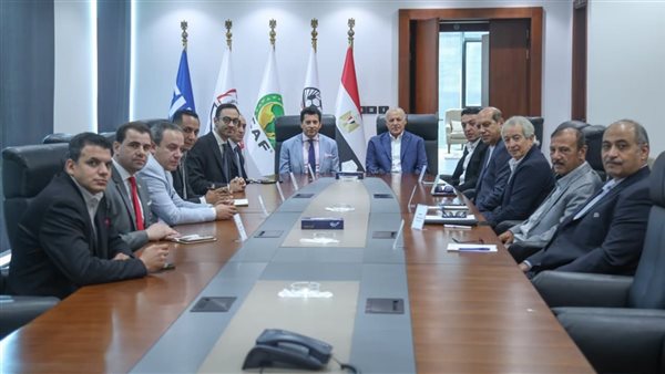 جانب من لقاء وزير