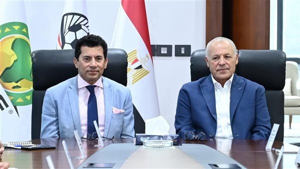 وزير الرياضة مع هاني