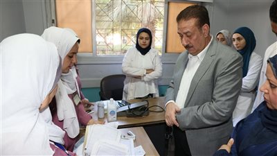 خلال جولة مفاجئة.. محافظ المنوفية يستبعد مدير مستشفى سرس الليان ويوجه بمراجعة شركة الأمن