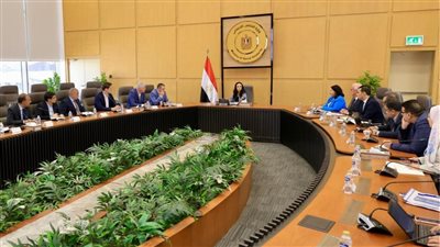 وزيرة التضامن تتابع تجهيزات مشروع توطين صناعة الأطراف الصناعية في مصر