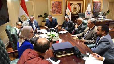 على مساحة 12 ألف متر.. وزير الصحة يبحث مع محافظ قنا إنشاء مستشفى للأورام في أبوتشت