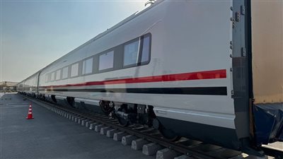 سحب قطار متعطل أمام محطة طحا ببني سويف.. وعودة حركة القطارات لطبيعتها