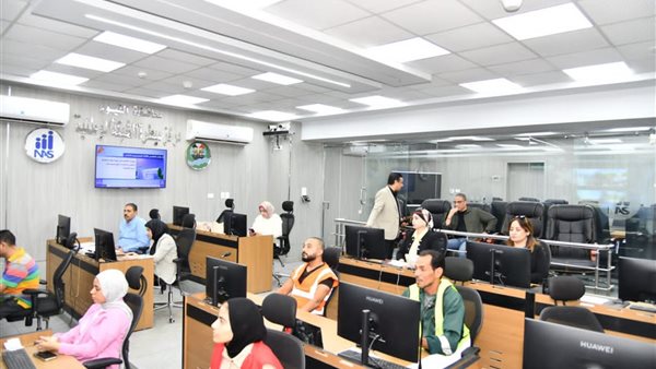 جانب من متابعه محافظ