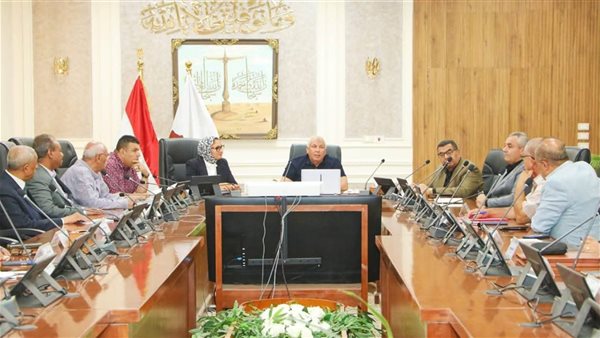 جانب من لقاء محافظ