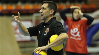 مدرب طائرة الأهلي سيدات عقب انتصاره الأول في الدوري: النجاح لا يتحقق بالصدفة