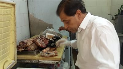 ضبط 43 كيلو جرام لحوم غير صالحة للاستهلاك الآدمي خلال حملة بيطرية في الأقصر