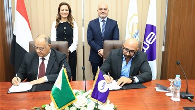الجيزة توقع بروتوكول تعاون مع الشركة المصرية للاتصالات We لتقديم خدماتها للمنطقة الصناعية بأبو رواش