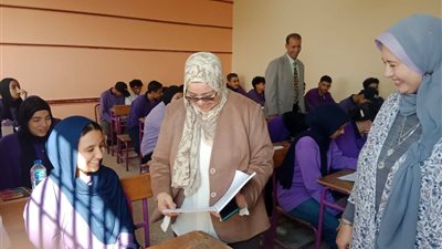 جولة ميدانية لمدير عام المدارس الرسمية والمتميزة للغات لمتابعة سير العملية التعليمية بالجيزة
