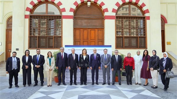 جامعة عين شمس