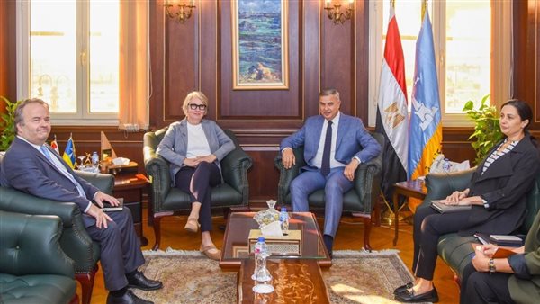 لقاء محافظ الإسكندرية