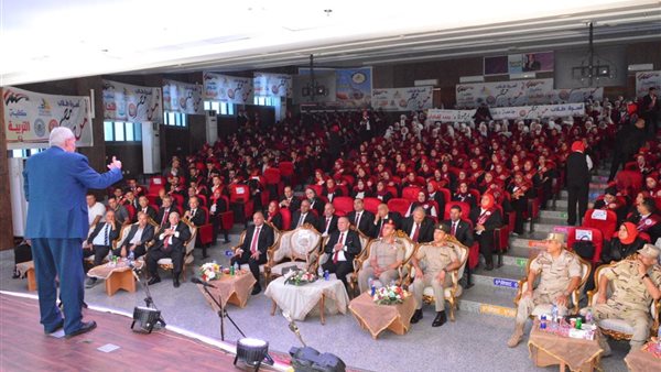  أعضاء أسرة طلاب