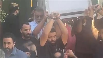 وسط صدمة الأهالي.. تشييع جثمان المصور ماجد هلال من مسجد الشموت ببنها