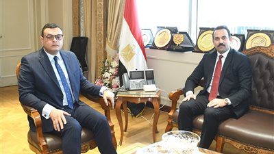 وزير الإسكان يبحث مع رئيس جهاز مستقبل مصر للتنمية المستدامة عددًا من ملفات العمل المشتركة