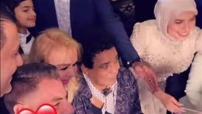 بحضور الكينج محمد منير.. الإعلامية عزة مصطفى تحتفل بـ زفاف ابنتها| صور