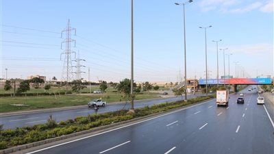 جهاز 6 أكتوبر يرفع كفاءة الطرق والمحاور تزامنًا مع افتتاح المتحف المصري الكبير