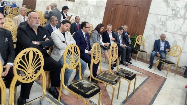 خلال الإعلان 