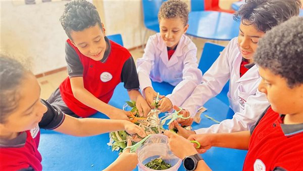 طلاب المدرسة اليابانية