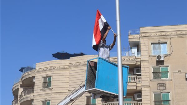 تعليق الأعلام واللافتات