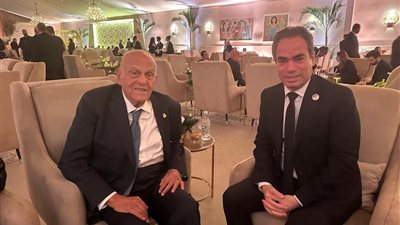 المسلماني يلتقي الدكتور مجدي يعقوب في المتحف الكبير ويبحث سرعة إنتاج قصة حياته