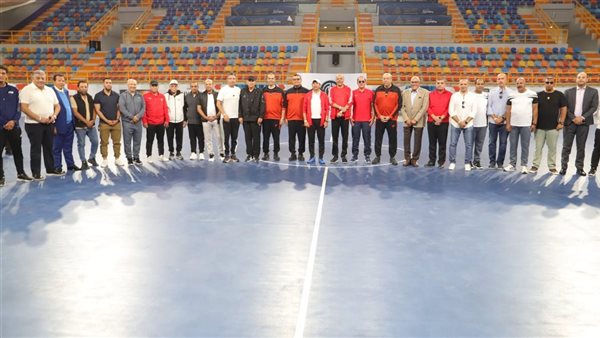 خلال افتتاح نادي