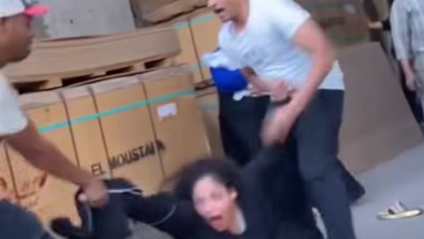 التعدي على سيدة وسط