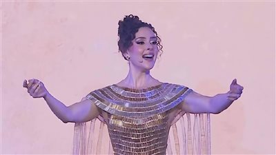 أبهرت الجميع.. أبرز المعلومات عن شيرين أحمد طارق بعد لفتها للأنظار في حفل افتتاح المتحف المصري