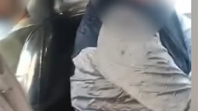 خلاف على أولوية الركوب.. ضبط سيدة اعتدت على أخرى داخل ميكروباص بالدقهلية