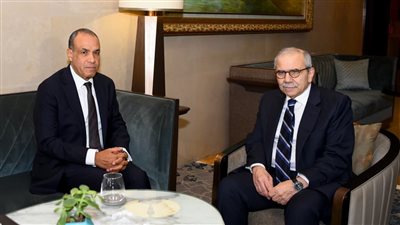 وزير الخارجية يلتقي رئيس وزراء لبنان لبحث العلاقات الثنائية