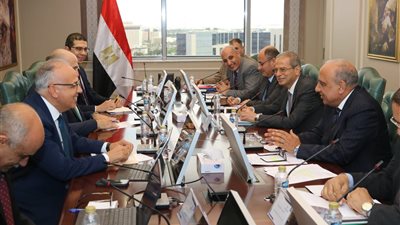 وزيرا الكهرباء والري يبحثان تعظيم عوائد المحطات الكهرومائية واستغلال الأصول حول السد العالي 