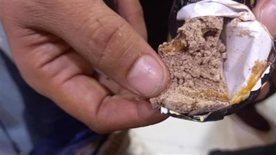 ضبط مول شهير أوهم المواطنين بالعروض وباع لهم بضائع منتهية الصلاحية ببورسعيد| صور