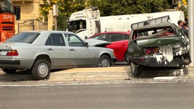 إصابة 3 أشخاص في تصادم سيارتين ملاكي أعلى محور جمال عبد الناصر بالتجمع الخامس