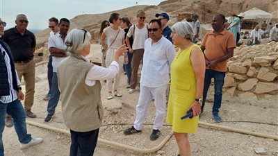 بعد مشاركتها في افتتاح المتحف الكبير.. المستشارة الفيدرالية السويسرية تزور آثار الأقصر | صور 