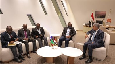 وزير السياحة يلتقي نظيره الزامبي لبحث سبل التعاون المشترك | صور 