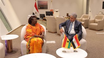 وزير الآثار يبحث مع نظيرته الغانية تعزيز التعاون في مجال السياحة| صور 