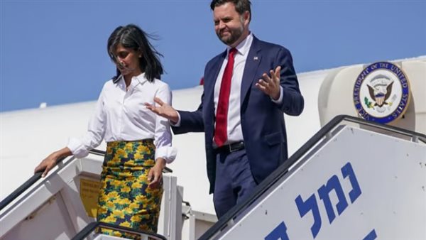 فانس وزوجته - أرشيفية