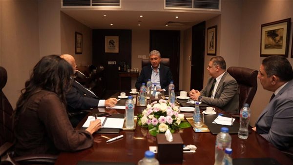 وزير الآثار يجتمع