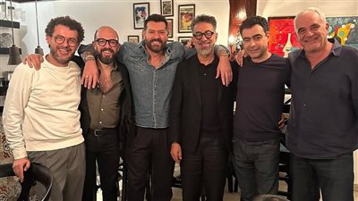  إخواتي اللي شرفوني.. عمرو يوسف ينشر صورة له مع صناع احتفالية المتحف المصري الكبير